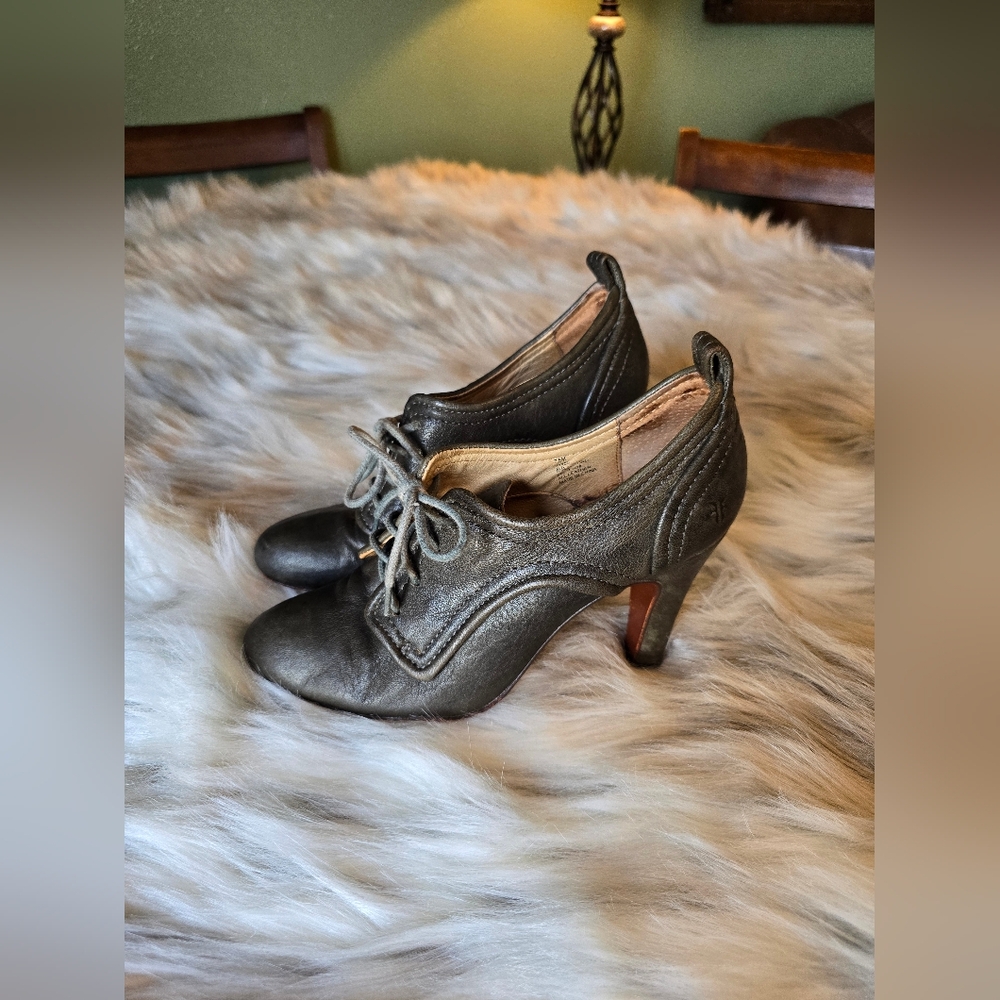 Frye Ava Lace-Up Oxford Heels